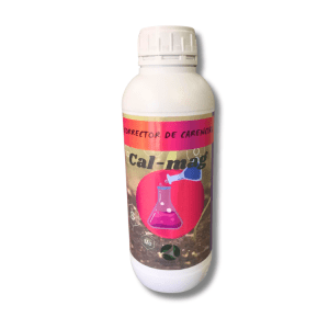 Imagen del Corrector de Carencias Cal-Mag en una botella blanca, diseñado para corregir deficiencias de calcio y magnesio en plantas.